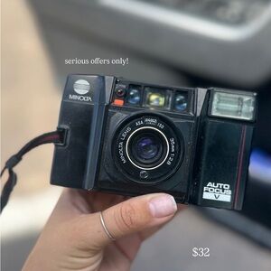 Minolta Auto Focus V Black Camera